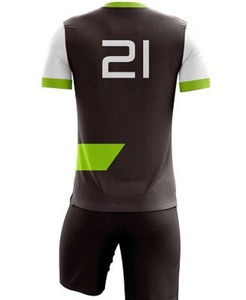 Top Tendance Unisexe Football Uniforme 100% Polyester Sublimé Sportswear Hommes Jersey Shorts Ensemble Top Tendance Unisexe Football Ensemble - Product Image 4