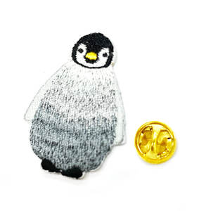 Fabricant de sac en tissu mignon décoration promotionnelle épingle à broder avec logo personnalisé - Product Image 2