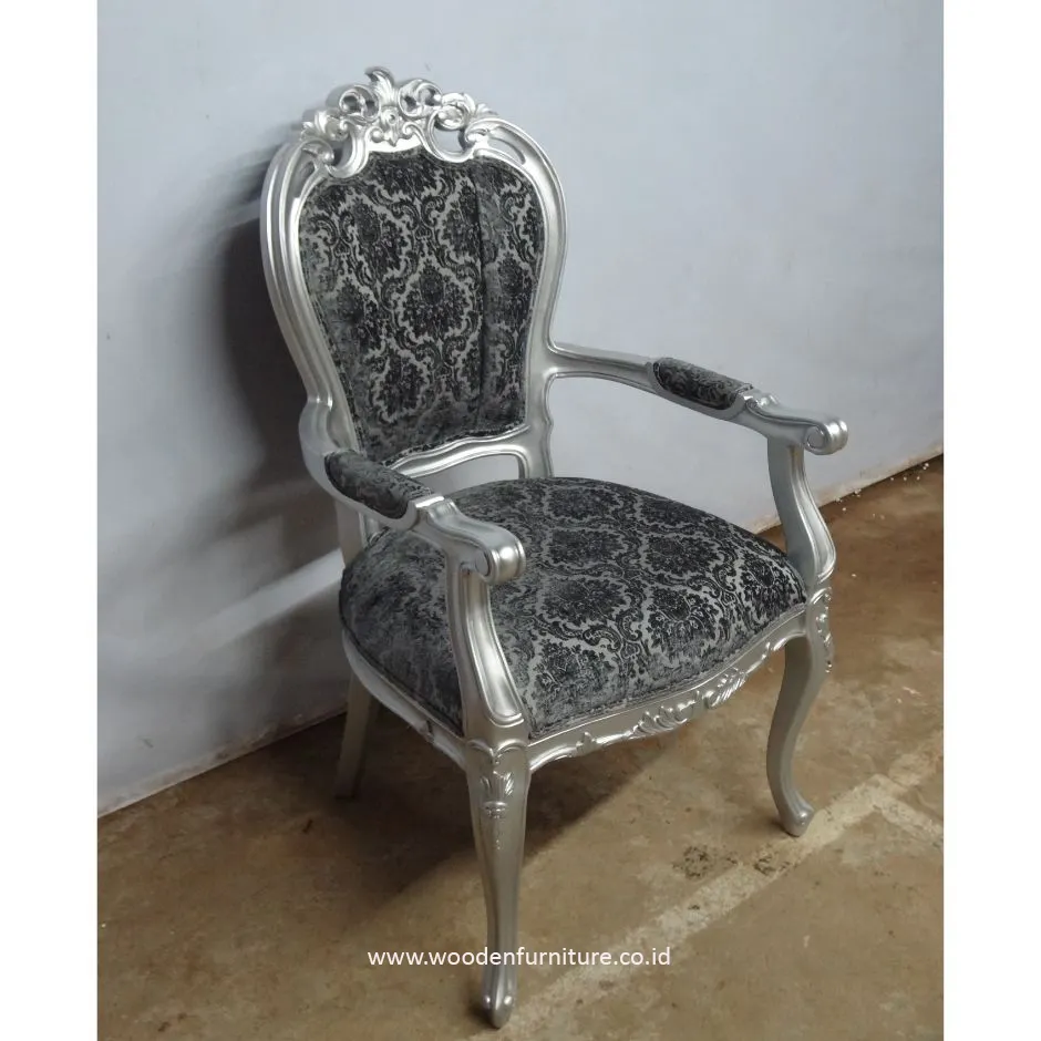 Brazo de reproducción antiguo, silla de comedor de madera, muebles clásicos para el hogar, Stock
