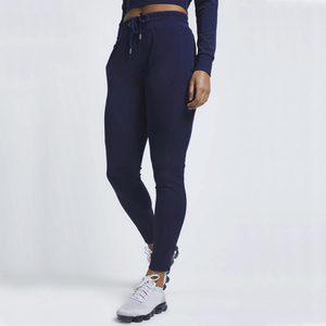 Sudadera corta profesional con capucha para mujer, con estampado de gatito, Logo personalizado disponible en diferentes colores - Product Image 3