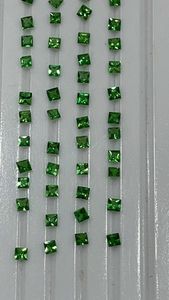 พลอยโกเมนสีเขียวตัดแบบเจ้าหญิงอัญมณีจากซาร์โวไรต์ธรรมชาติ - Product Image 5