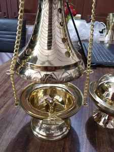 Fournitures d'église élégantes, ornement décoratif en laiton plaqué or, satin - Product Image 3