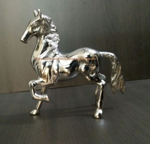 Table de cheval décorative élégante, utilisée pour la maison, le bureau, l'hôtel, vaisselle décorative, couleur dorée, design moderne, métal, décoration de la maison - Product Image 3