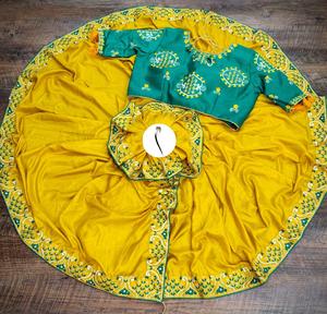 Sari de Organza Pesado de Color Rosa Hermoso para Bodas y Fiestas, con Bordado Completo y Lentejuelas, a Precio Económico - Product Image 4