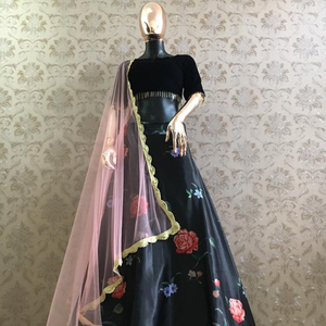 Diseñador indio Georgette Lahenga Choli con blusa desgaste del partido boda última lehenga choli con dupatta precio al por mayor alfanumero - Product Image 1