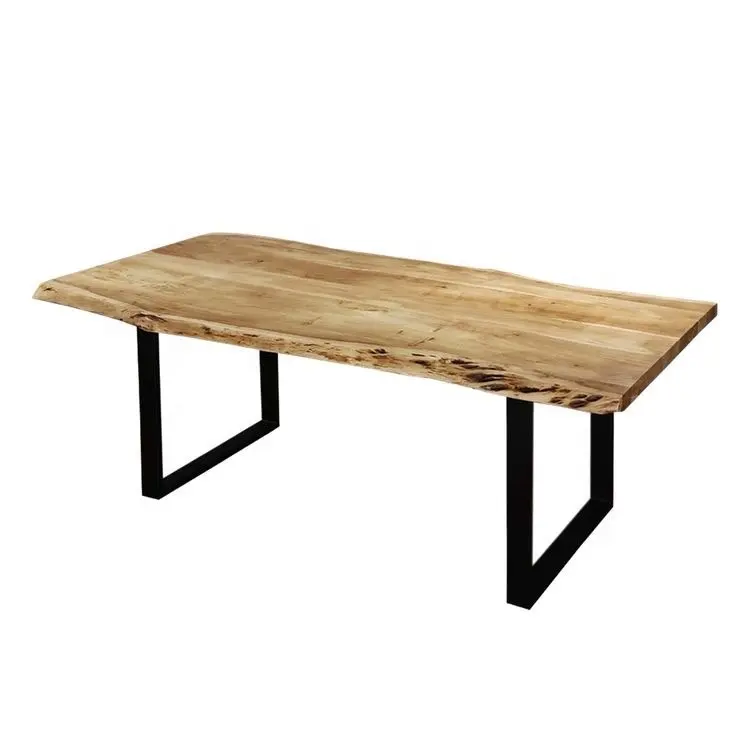 Table à manger industrielle moderne en dalle de bois massif à bord vif avec finition naturelle et base en métal