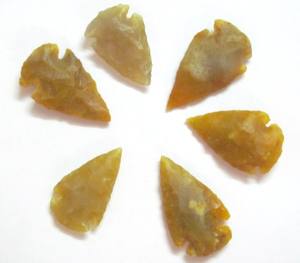 หัวลูกศรอินเดียทำจากอาเกตสีเขียวอ่อนขนาดเล็ก แกะสลักลายธรรมชาติ สำหรับตกแต่งบ้าน - Product Image 1