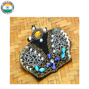 Meilleur fournisseur et fabrication de patchs de perles décoratives en vrac par réfractex inde fabriqué en inde pour la qualité de la perle et le prix bas - Product Image 1