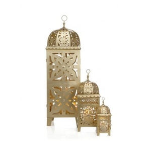 Lanterne marocaine en métal doré Bougeoirs et pots élégants au design élégant - Product Image 6