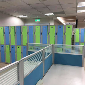 Casillero de plástico ABS extra grande, colorido y de primera calidad, con cerradura de combinación, para almacenamiento de empleados de oficina. - Product Image 1