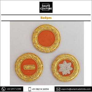 Perles personnalisées faites de 4 à 6cm de long brodées à la main fabriquées à la main, écussons cousus à la main en lingots - Product Image 3