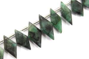 Beautiful 1 Strand Natural Emerald Gemstone 21 Pieces Faceted Kite Shape Briolette <b>Beads</b> Handmade Jewelry Making Wholesale - Product Image 6