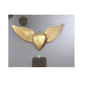 Église murale avec motif de cœur sacré en métal, livraison gratuite - Product Image 1