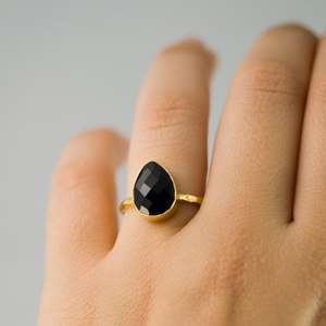 Onyx noir naturel forme larme à facettes pierre précieuse or poli 92.5 bague en argent sterling dernière conception simple - Product Image 2