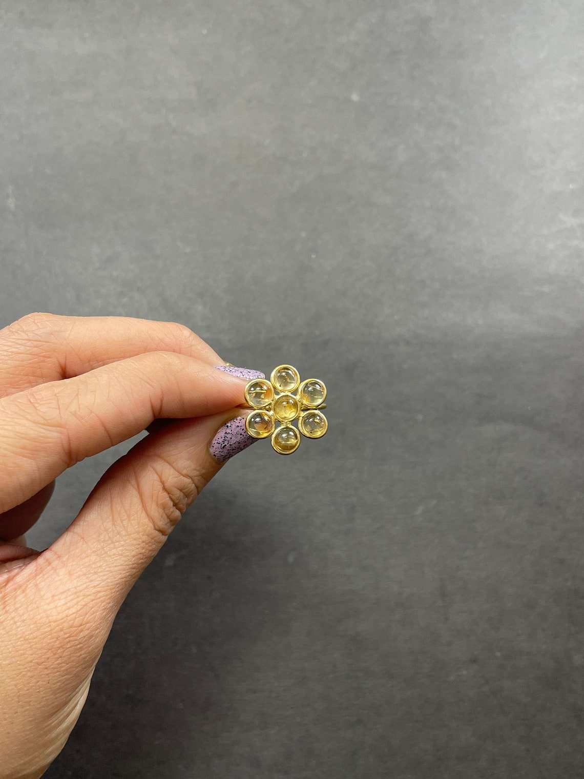 สีเหลือง