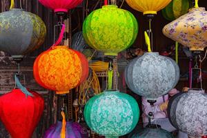 Linterna de Seda Vietnamita con Diversas Formas - Product Image 5