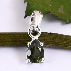 Colgante de piedras preciosas naturales de moldavita, diseño hecho a mano, joyería hecha a mano de plata 925 - Product Image 4