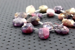 พลอยทัวร์มาลีนธรรมชาติหลากชนิด,เครื่องประดับทำด้วยมือรูปทรงรีอัญมณีแบบไม่เป็นฐานจำนวน18ชิ้น - Product Image 5