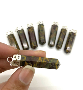 Vente en gros de magnifiques pendentifs pour crayons jaspe pistache faits à la main en agate de cristal incrustés de pierres précieuses artisanales semi-précieuses - Product Image 2