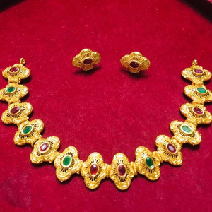 Venta caliente Collar corto para mujeres indias colgante de joyería de oro de moda para fiestas de boda figura collares para regalo - Product Image 1