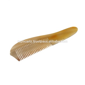 Peigne à poils d'animaux incurvé fabriqué à la main 100% fait à la main par un matériau de corne naturelle sélectionné antistatique sans enchevêtrement - Product Image 2