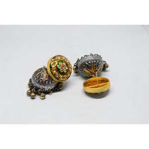 ต่างหูทรงห่วงแบบจhumka ทำมือ ดีไซน์สวยงาม ทันสมัย ปี 2025  ตกแต่งด้วยหินมีนาการี  ผิวด้าน  ทองเหลือง  สองสี  สำหรับเด็กผู้หญิงและผู้หญิง - Product Image 2