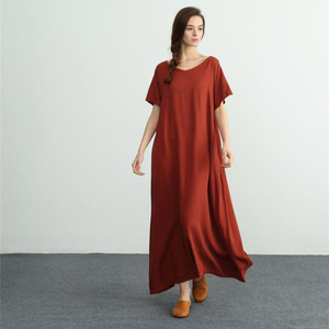 Nouvelle arrivée, robe pour femme tendance, dernier design, couleur bordeaux, tissu crêpe, col en V, manches courtes, longueur au sol - Product Image 1