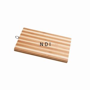 Tabla de cortar de madera de forma cuadrada ecológica, accesorio de cocina de nuevo diseño para uso doméstico, caja empaquetada, precio al por mayor - Product Image 2