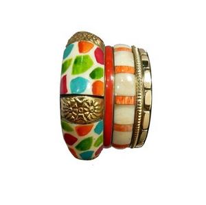 Bracelets en métal pour femmes, ensemble de 7 Bracelets en résine métallique, bijoux acryliques de qualité artisanale - Product Image 4