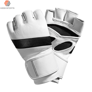 Gants de grappling en cuir MMA les plus vendus avec support de poignet – Gants d'entraînement MMA noirs pour le sparring - Product Image 4
