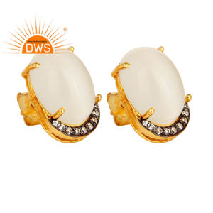 Boucles d'oreilles clous en pierre de lune blanche naturelle plaquées or, fournisseur de bijoux, boucles d'oreilles clous en argent sterling, collection classique - Product Image 1