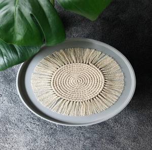 Manteles individuales de macramé de algodón hechos a mano Isar International en diferentes tamaños y colores, decoración grande para el hogar de Isar International - Product Image 4