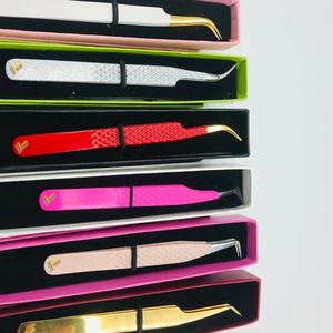 Pince à épiler pointue pour sourcils à pointe dorée avec logo personnalisé de qualité supérieure Vente en gros en acier enduit de poudre durable - Product Image 6