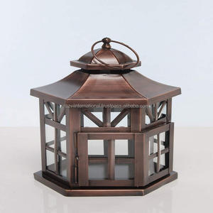 Lanternes décoratives en métal fait main suspendu vintage pour événements intérieurs et extérieurs - Product Image 1