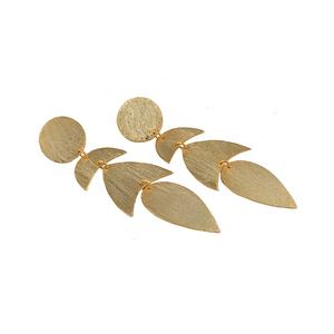 Pendientes de tuerca dorados geométricos para mujer, aretes colgantes largos hechos a mano con acabado mate, joyería de regalo para mujer - Product Image 2