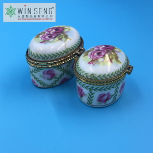 Boîte à bijoux ovale rose en porcelaine - Product Image 5