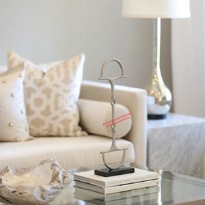 Sculpture décorative en aluminium pour table à manger pour la maison Design unique Vente à chaud Dessus de table Sculpture fantaisie sur marbre - Product Image 2