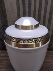 Urna europea de cremación para adultos, suministros funerarios, Brassworld, India - Product Image 3