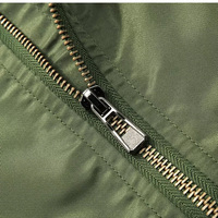 Vestes bomber d'hiver pour hommes les plus vendues Broderie Couleurs personnalisées Style militaire 100% polyester Corduroy Coupe-vent Respirant