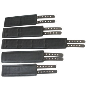 Ensemble de matériel de bondage en cuir rembourré lourd de 5 pièces comprenant un col de cheville au poignet avec une retenue en cuir rembourré - Product Image 3
