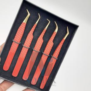 Pince à cils en acier inoxydable or rouge pointes super fines avec des outils respectueux de l'environnement pour faux cils - Product Image 1