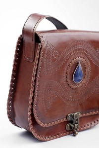 Sac à bandoulière vintage en cuir véritable pour femme, tendance, avec chaînes et boutons en relief, prix bas - Product Image 2