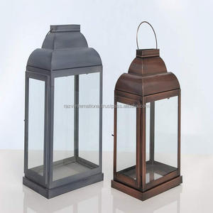 Ensemble de 2 lanternes carrées en métal modernes faites à la main et porte-bougies Razvi International, écologiques et durables pour la décoration de la maison - Product Image 1