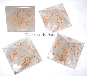 Usoi-Pirámide de cuarzo de Reiki, cristal de pirámide de cuarzo pulido, en venta - Product Image 1