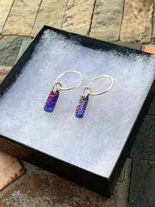 Boucles d'oreilles pendantes SJ faites à la main en Timascus Mokuti style néo-gothique, cuivre, laiton, titane, perle pour mariages, fêtes, fiançailles, anniversaires - Product Image 4