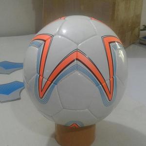Balón de Fútbol TOP GOZ PU Tamaño 5 Cosido a Mano 12/32 Paneles Vejiga de Butilo y Látex Impresión Serigráfica Uso en Partidos Origen Pakistán TGTSB-0098 - Product Image 5