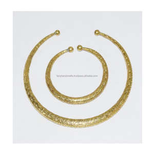 Ensemble de bijoux Antique pour femmes, collier ras du cou en laiton antique pour femmes - Product Image 1