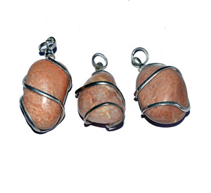 Acheter en ligne pendentifs enroulés pêche Aventurine: pendentifs enroulés pêche Aventurine à vendre - Product Image 1