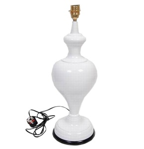 Base de lámpara de mesa en forma de cono de Metal de estilo moderno cuerpo de aluminio con base de bombilla E14 de pantalla cuadrada para decoración de la casa - Product Image 3