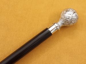 Bâton de marche en bois fait à la main de qualité supérieure avec poignée en laiton - Product Image 3